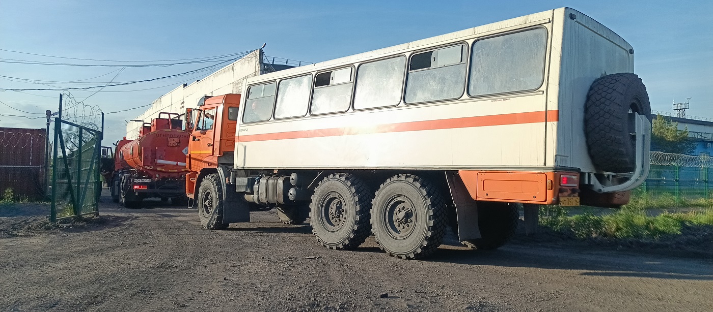 Вахтовые перевозки сотрудников автобусами и спецтехникой в Астраханской области