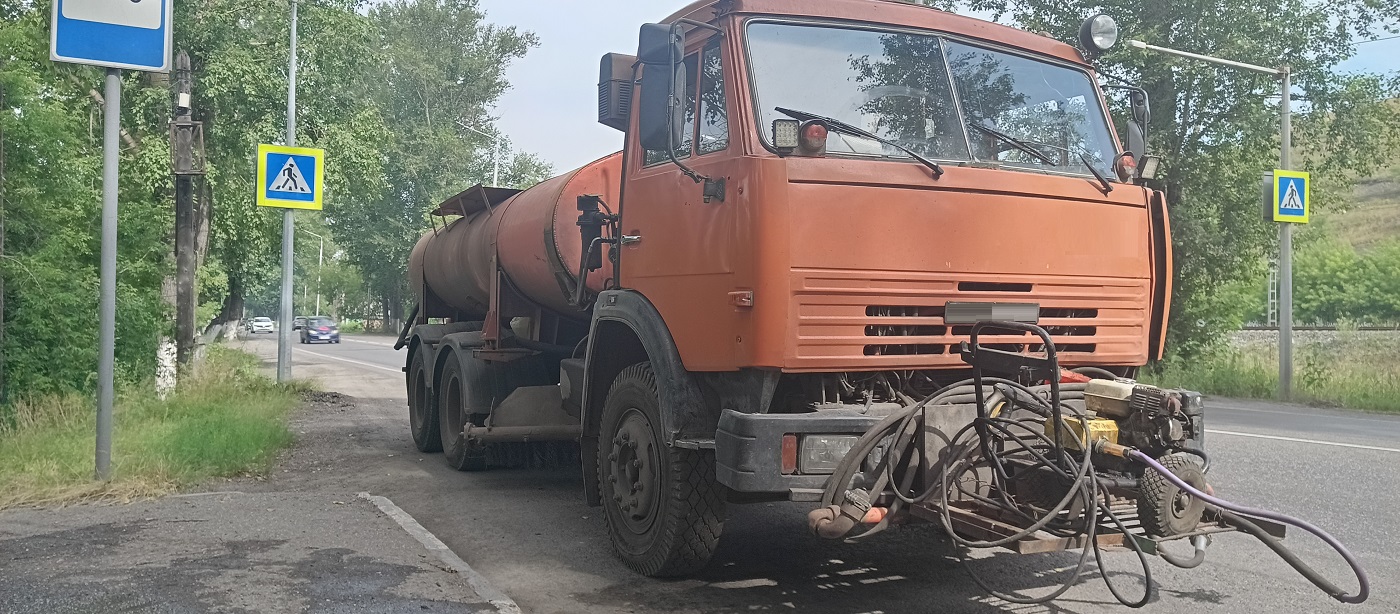 Аренда и услуги поливомоечных машин для уборки дорог и поливки зеленых насаждений в Астрахани