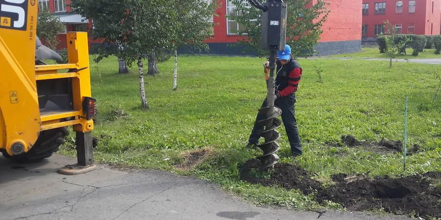 Услуги по бурению грунта под столбы и фундамент в Астраханской области